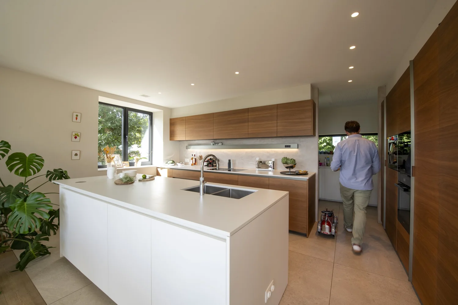 Molteni Studio realisatie bij Loncin — maatwerkinterieur in Hasselt en Leuven