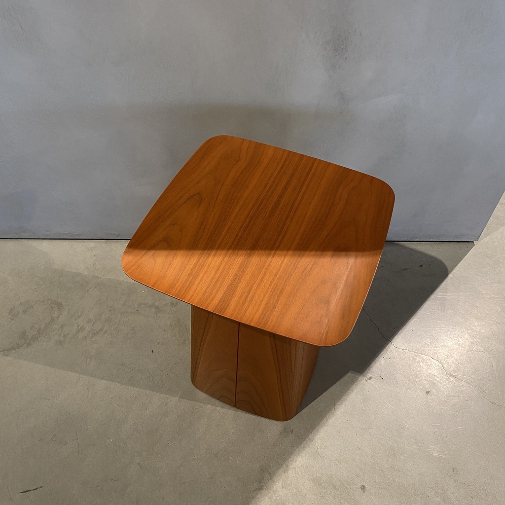 Wooden Side Table vitra