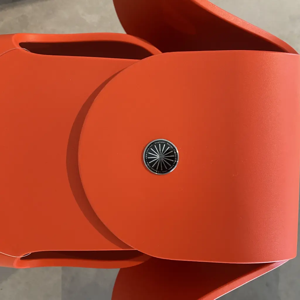 Eames Elephant rood