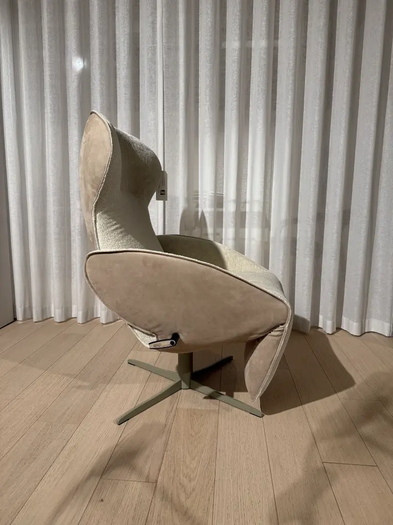 Arctic Jori Loncin Leuven Hasselt Zoutleeuw designmeubel relax toonzaalmodel 2.webp