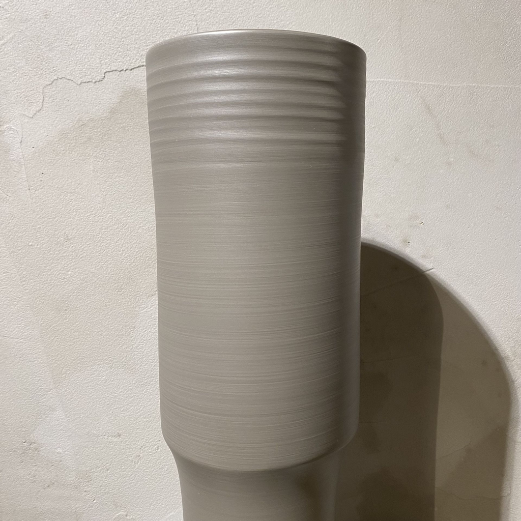 Rina Menardi totem vaas design