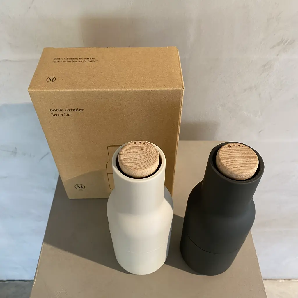 Bottle Grinder, Ash/Carbon, Beech, 2-pack audo design