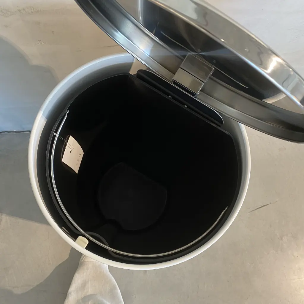 Pedal Bin design audo
