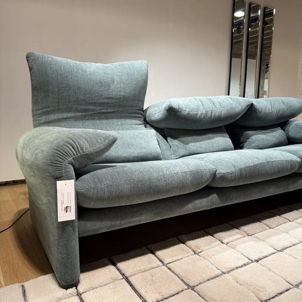 Maralunga sofa zetel Cassina Loncin designmeubelwinkel Leuven Mechelen Hasselt Zoutleeuw 2.webp
