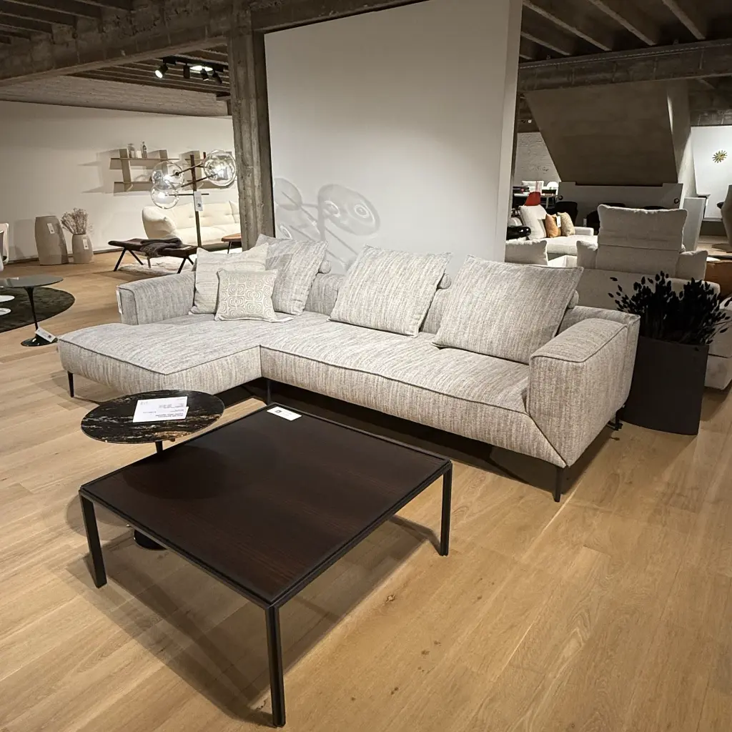 Jori Longueville sofa zetel loncin designmeubel winkel Leuven Hasselt Mechelen Zoutleeuw Sint-Truiden.webp