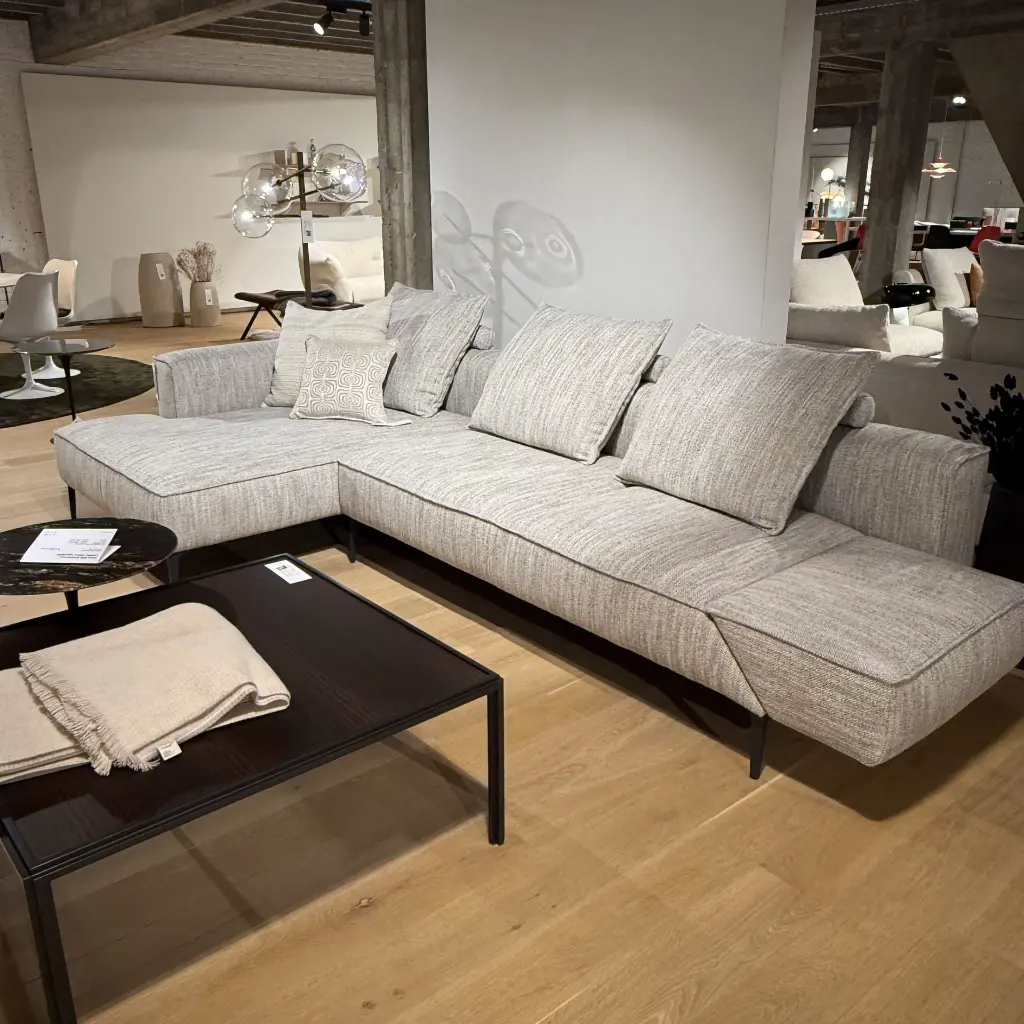 Jori Longueville sofa zetel loncin designmeubel winkel Leuven Hasselt Mechelen Zoutleeuw Sint-Truiden. 3.webp