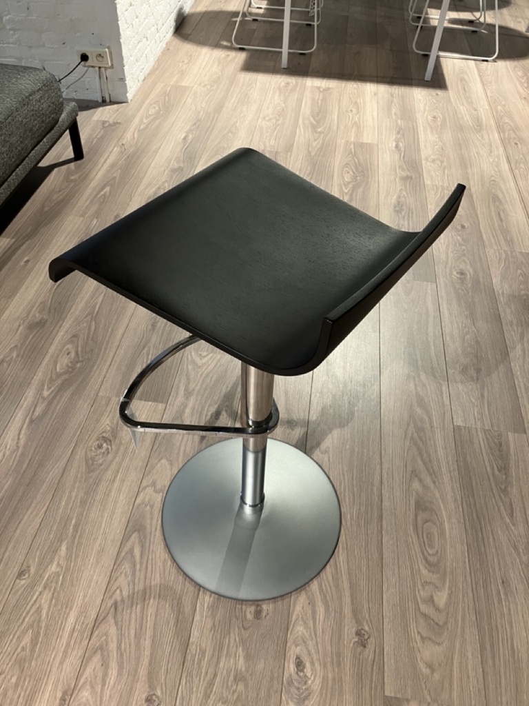 Pam kruk toonzaalmeubel solden leuven outlet ligne roset