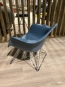 Eames Plastic Armchair LAR lounge toonzaal leuven solden outlet