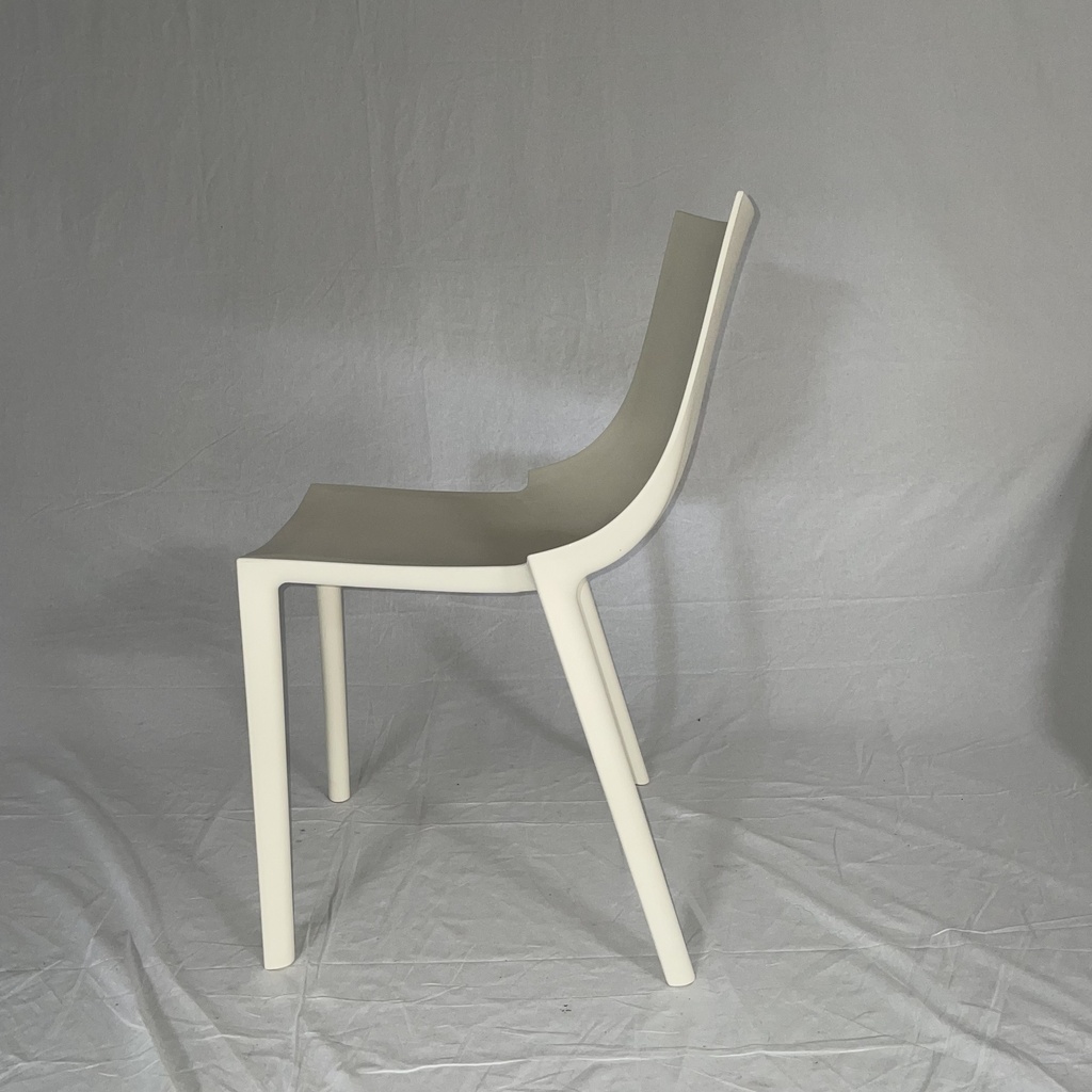 Bo stoel van driade kleur ivoor solden Loncin Zoutleeuw design