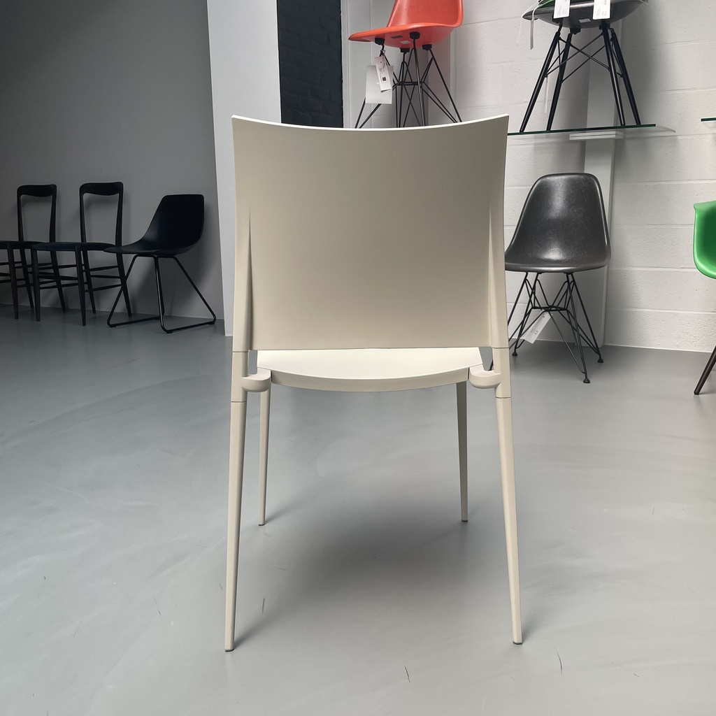 Sand stoel design Loncin meubel solden toonzaal