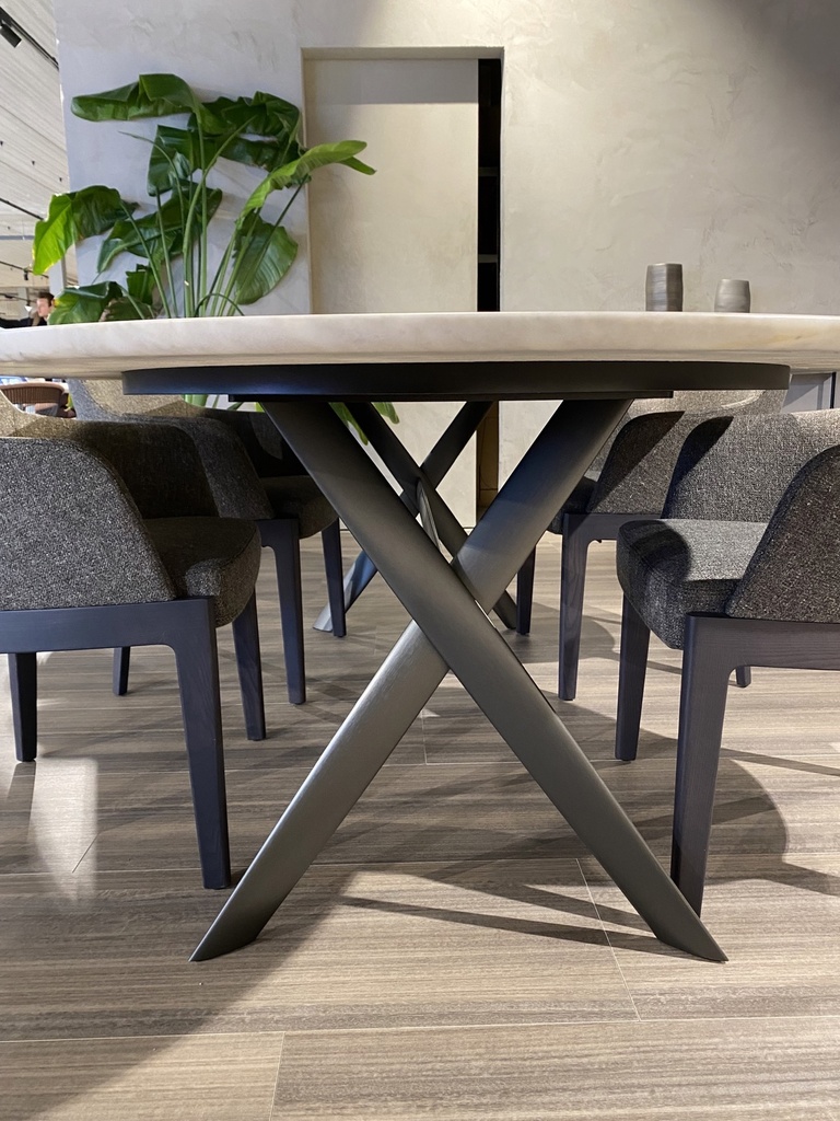 Gatwick ovale tafel marmer Molteni