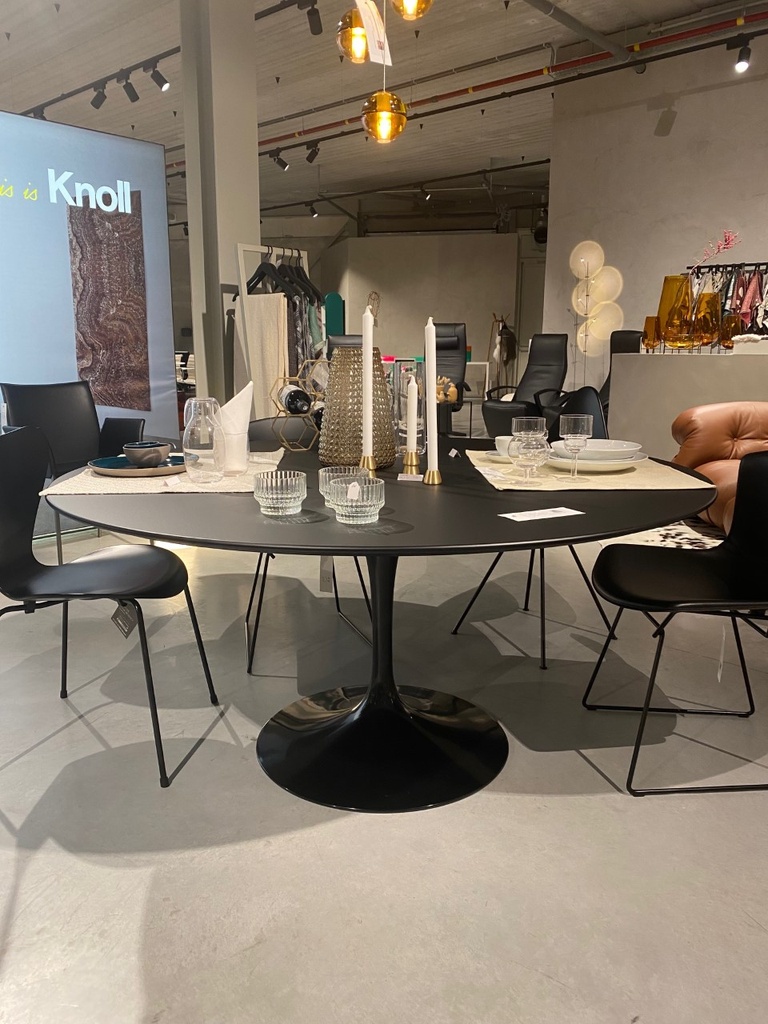 Saarinen knoll tulip tafel design