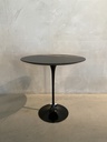 Saarinen Round table - intermediate height marmer Knoll