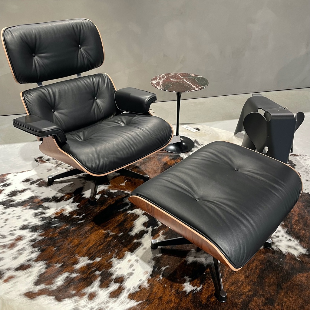 Lounge chair & ottoman