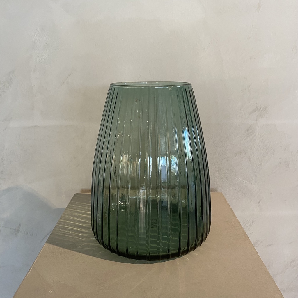 Dim medium 