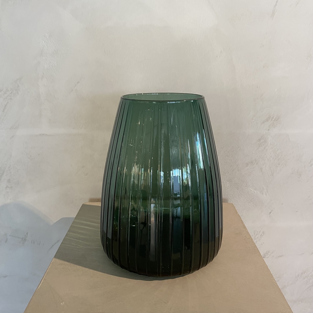 Dim medium 