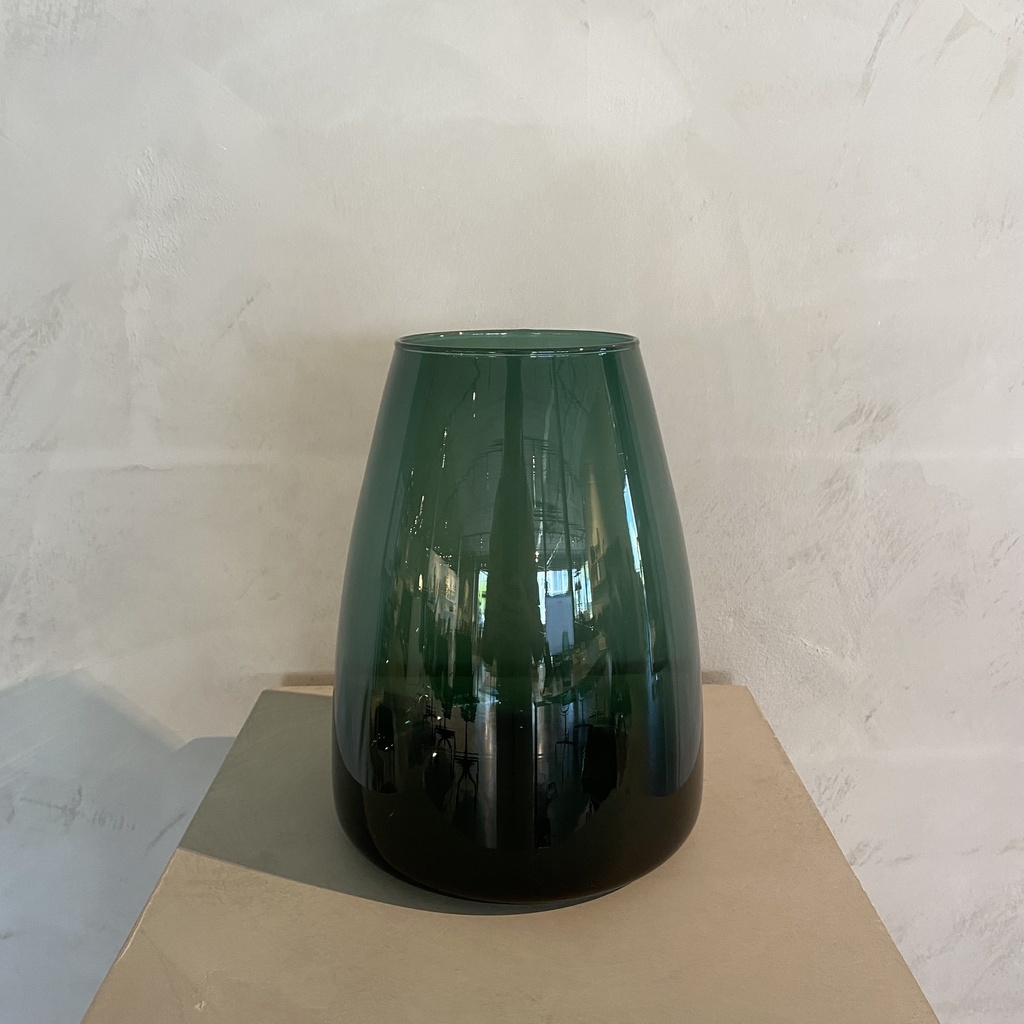 Dim medium 