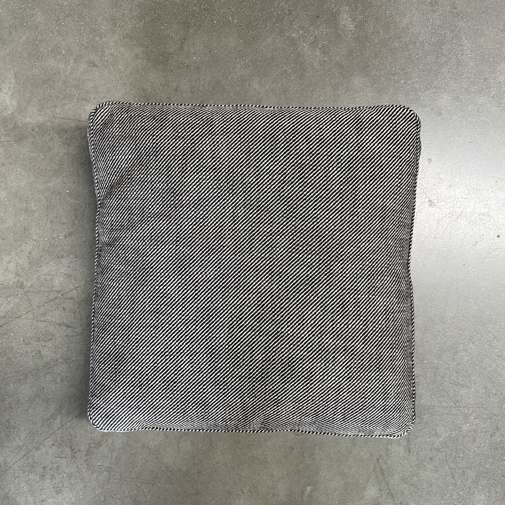 COUSSIN AVEC BANDE