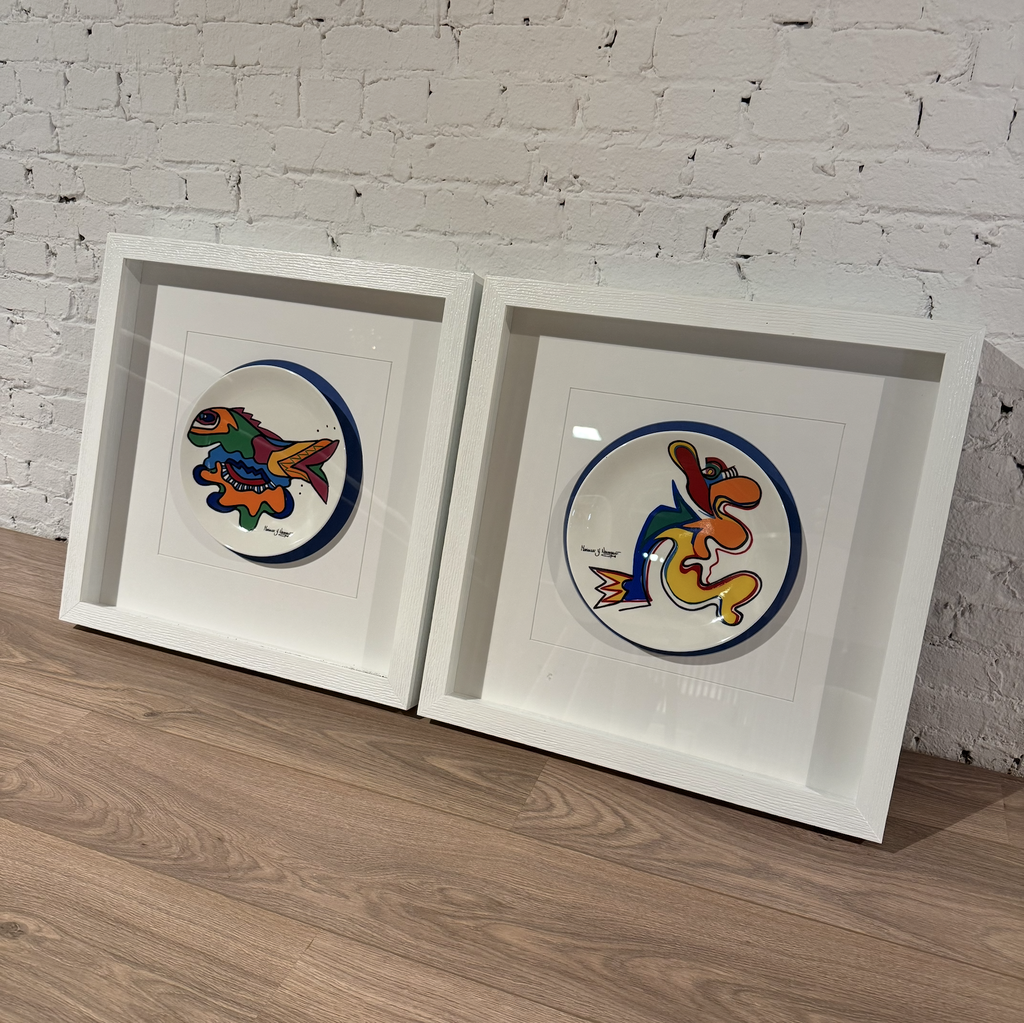 Marianne Naerebout (dubbel beschilderde borden in kader)