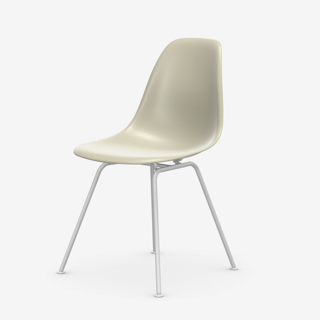 Eames Plastic Side Chair DSX