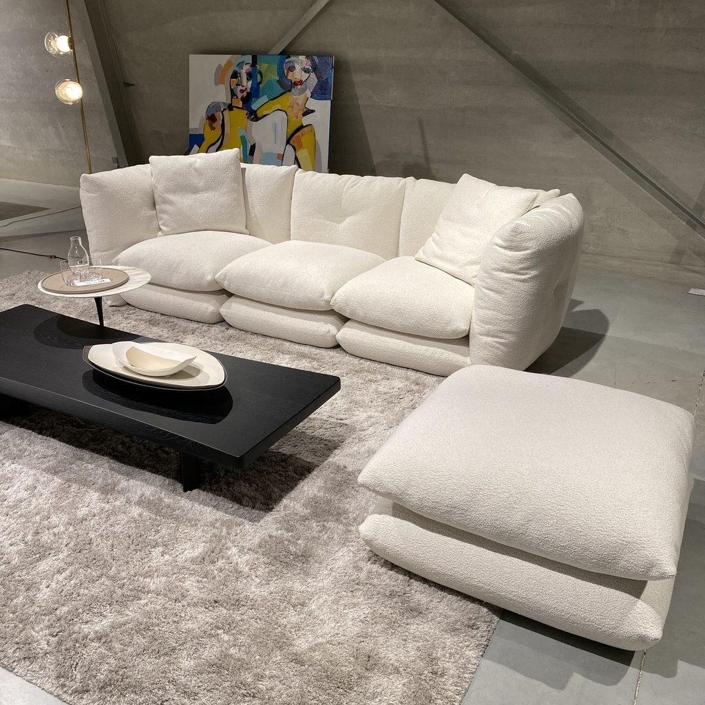 Perron Pillo Sofa