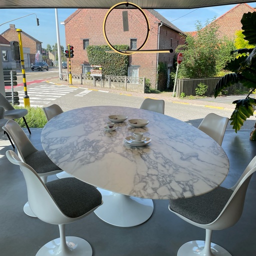 [1019] Saarinen oval dining table