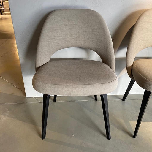 [1084] Saarinen Confrence chair
