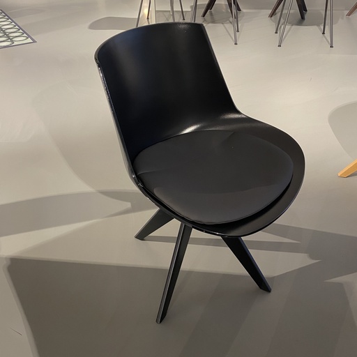[1270] Flow chair