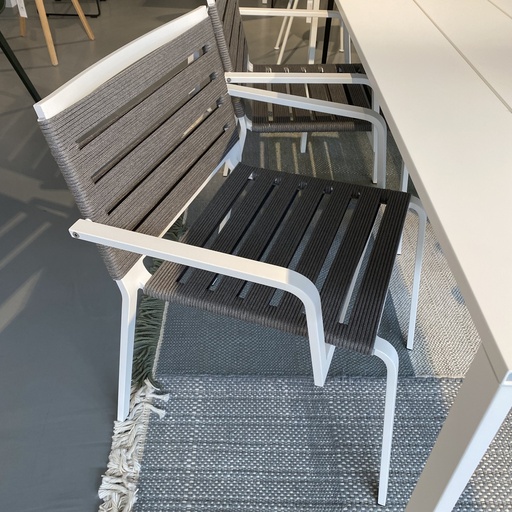 [182] Rest Chair
