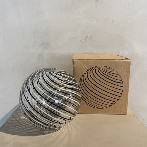 [2396] GLASS PAPERWEIGHT / BLACK AND WHITE - SLIM