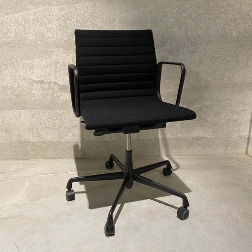 [4091] EA 117  - Aluminium Chair