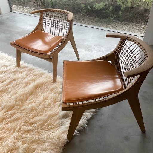[4691] Klismos Lounge Chair + Leather Pad