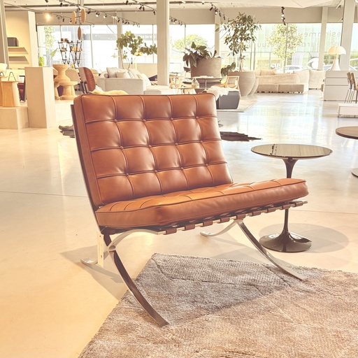 [63] Barcelona Chair