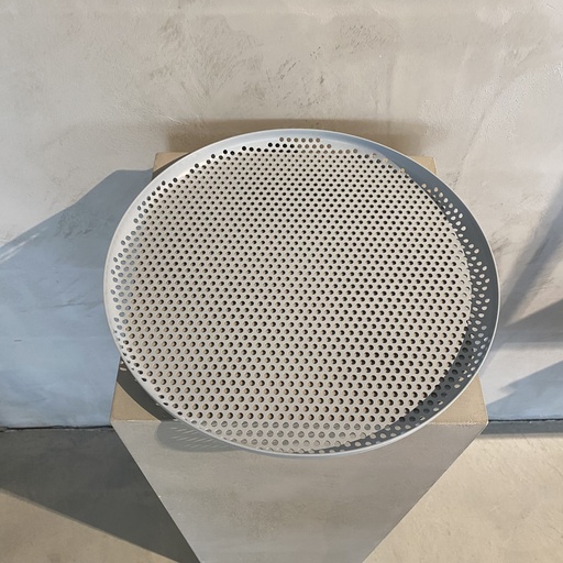 [701] perforated tray L