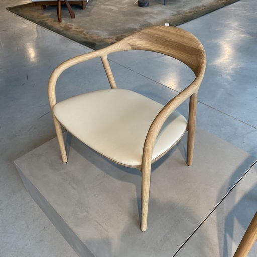 [8022] Neva Easy Chair